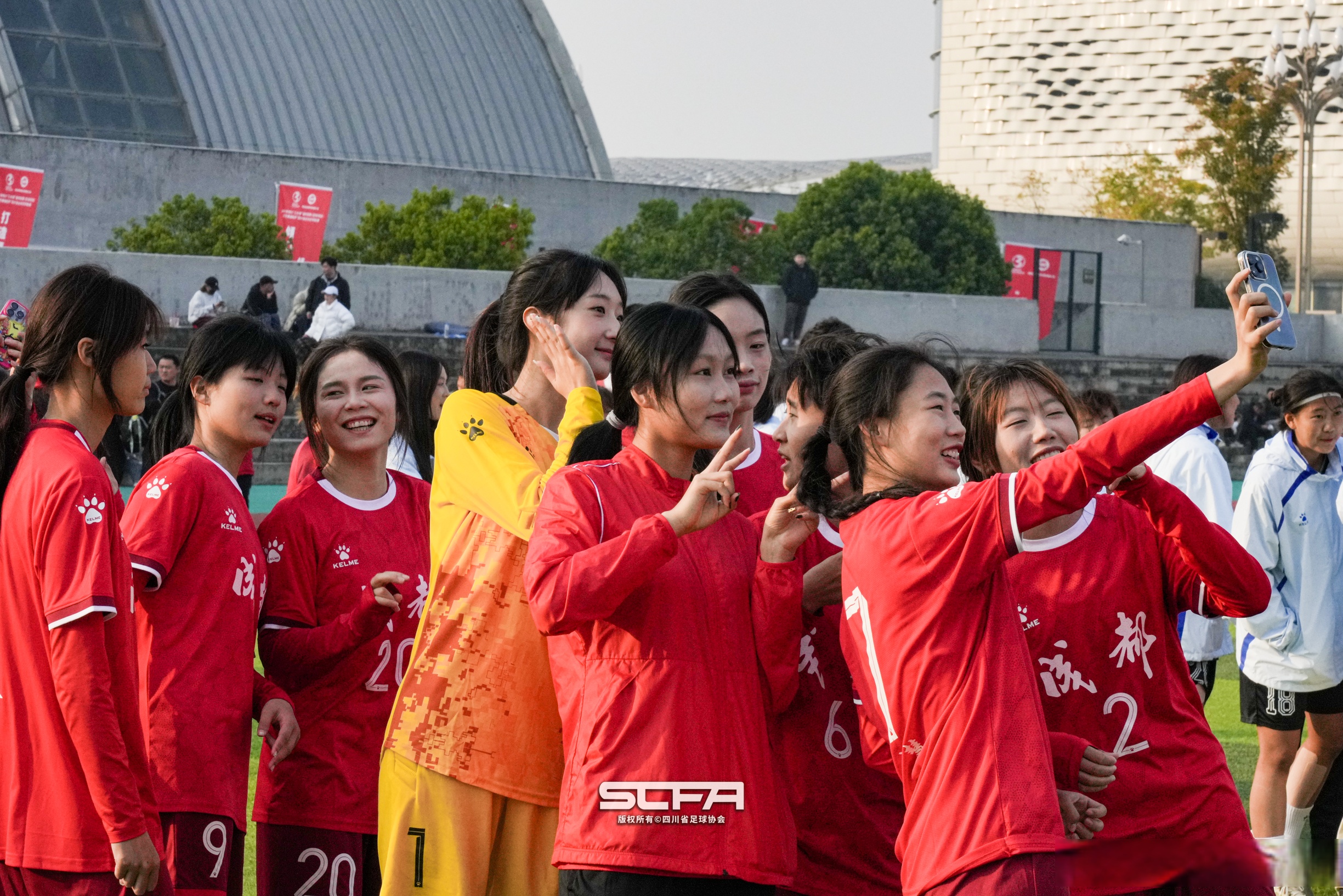 成都队挑战狼狈蒙，决心打破对方战力