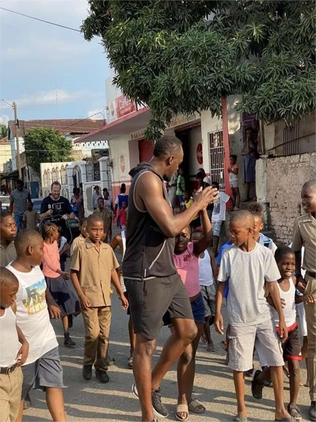 关于超越传奇！博尔特在拳击赛事中写下全新篇章的信息