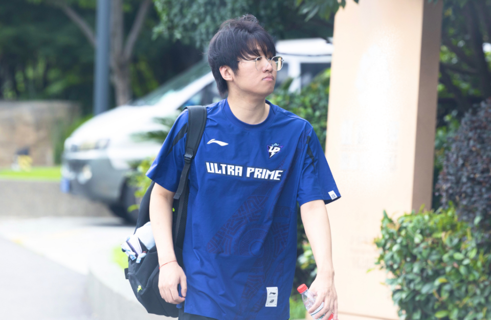 Ning在IG比赛中刷新纪录，表现优异引发热议！