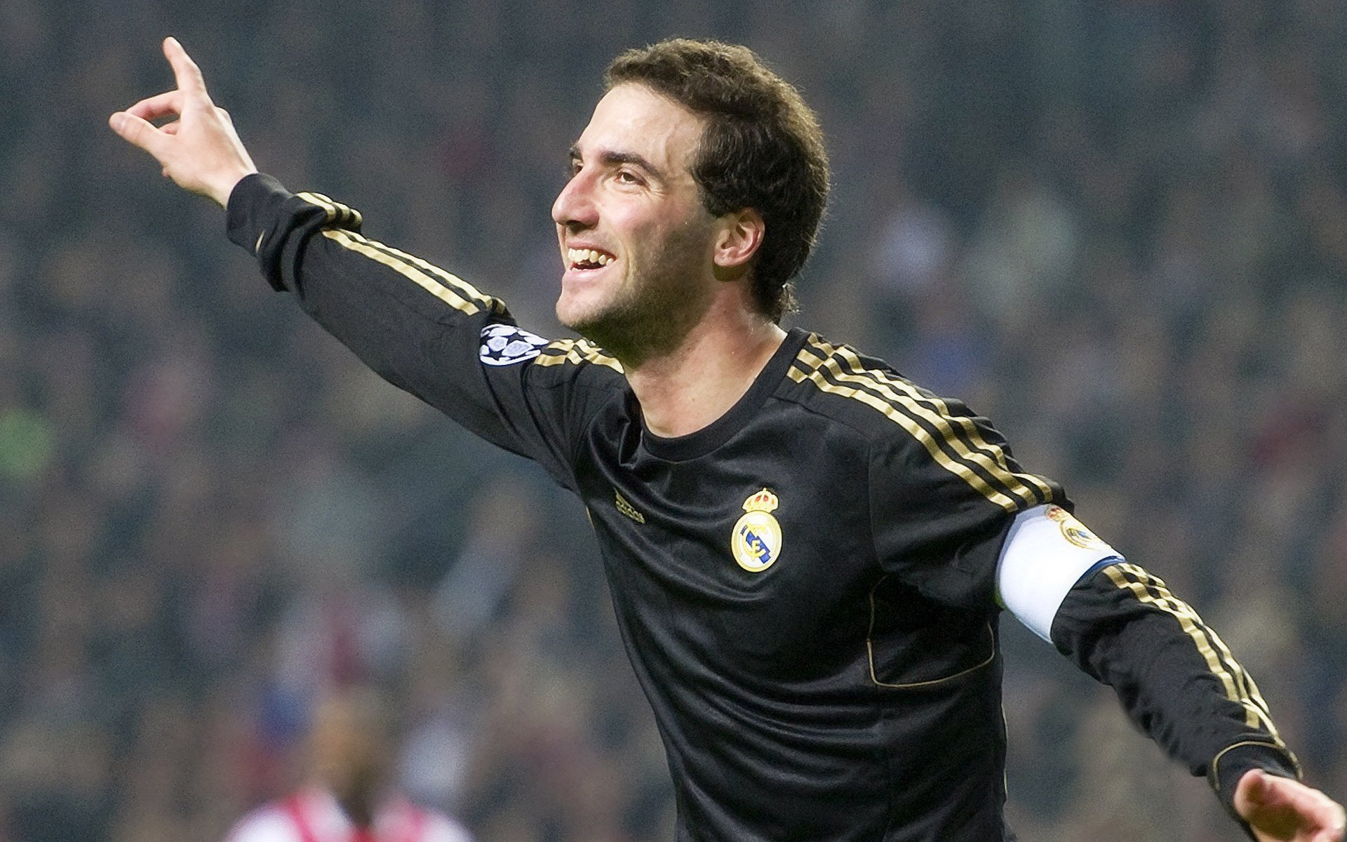 MAD带队取胜！大坂直美重要时刻夺冠观众掌声雷动